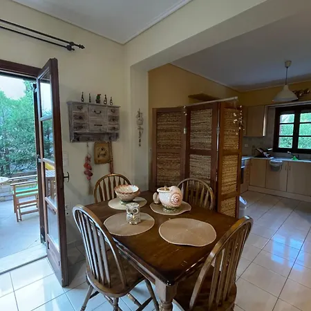 Apanemi Villa *