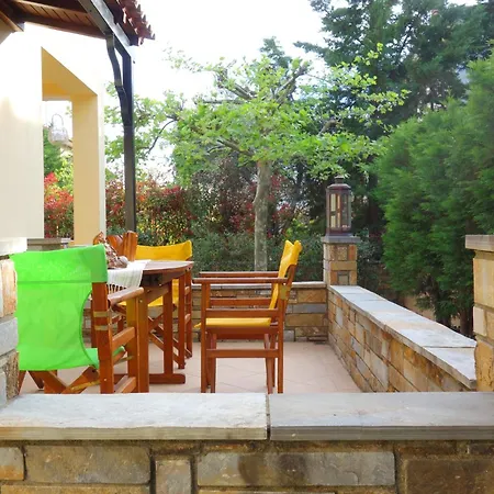 Apanemi Villa