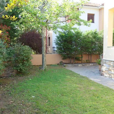 Villa Apanemi *
