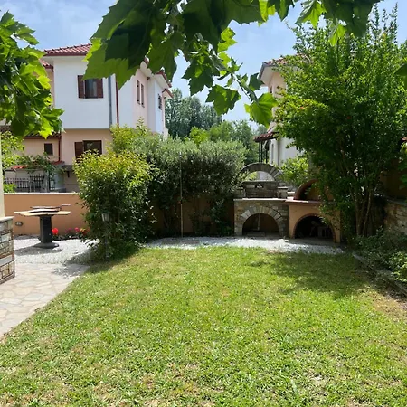 Villa Apanemi *